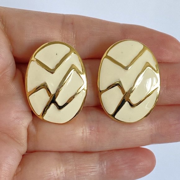 Vintage Cream Enamel Geometric Gold Tone Metal Clip On Earrings Retro 80s - Picture 1 of 9